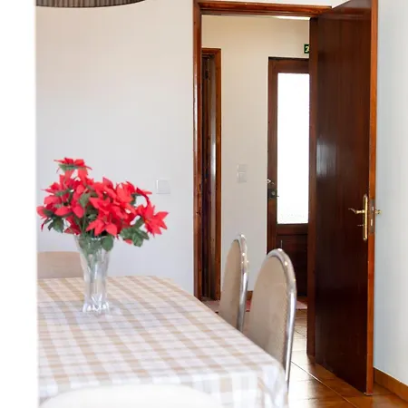 Cedars Tree House בית נופש