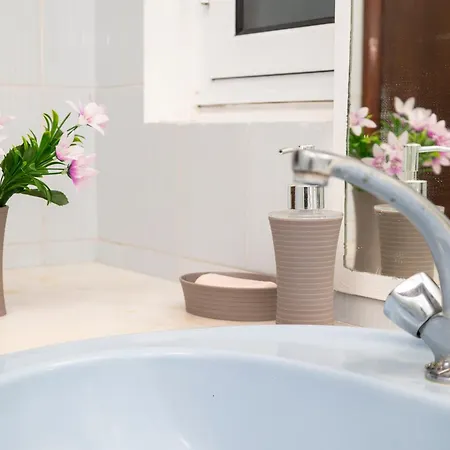 Cedars Tree House Tatil Evi Arrifes