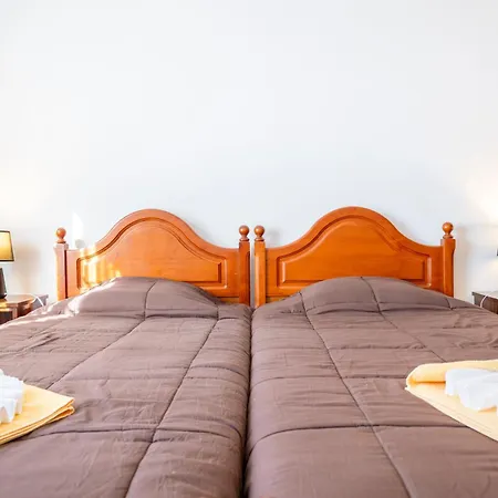 Cedars Tree House Tatil Evi