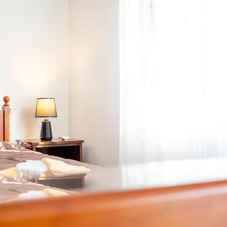 Cedars Tree House 別荘 Arrifes