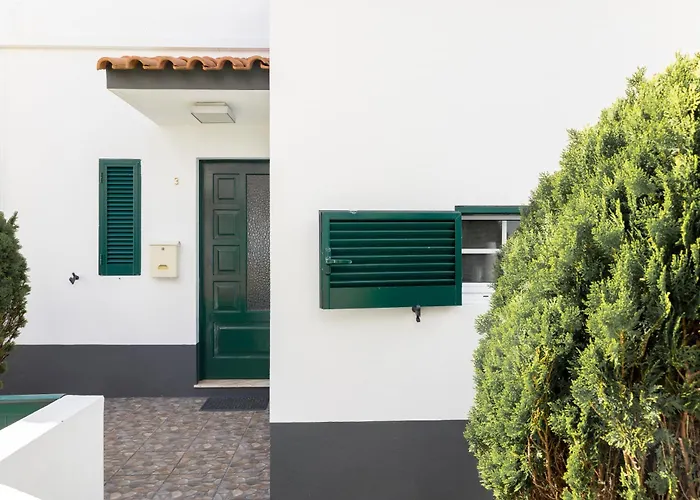 בית נופש Cedars Tree House Arrifes