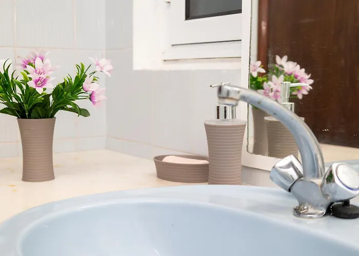 Cedars Tree House בית נופש Arrifes